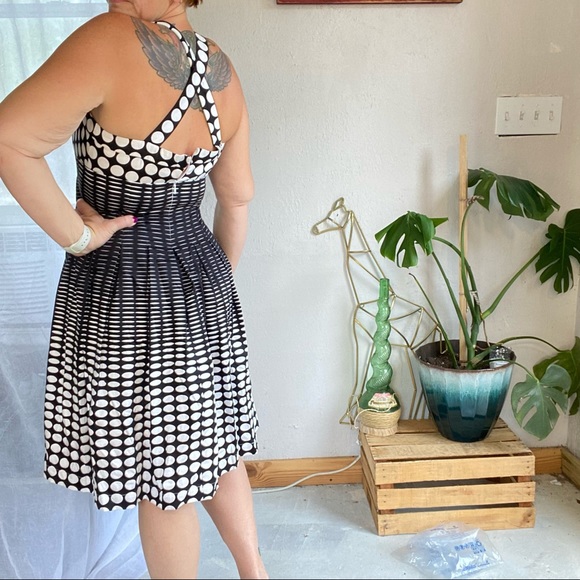 Calvin Klein Geometric Circle Print Black & White Dress Size 4 - Picture 5 of 16